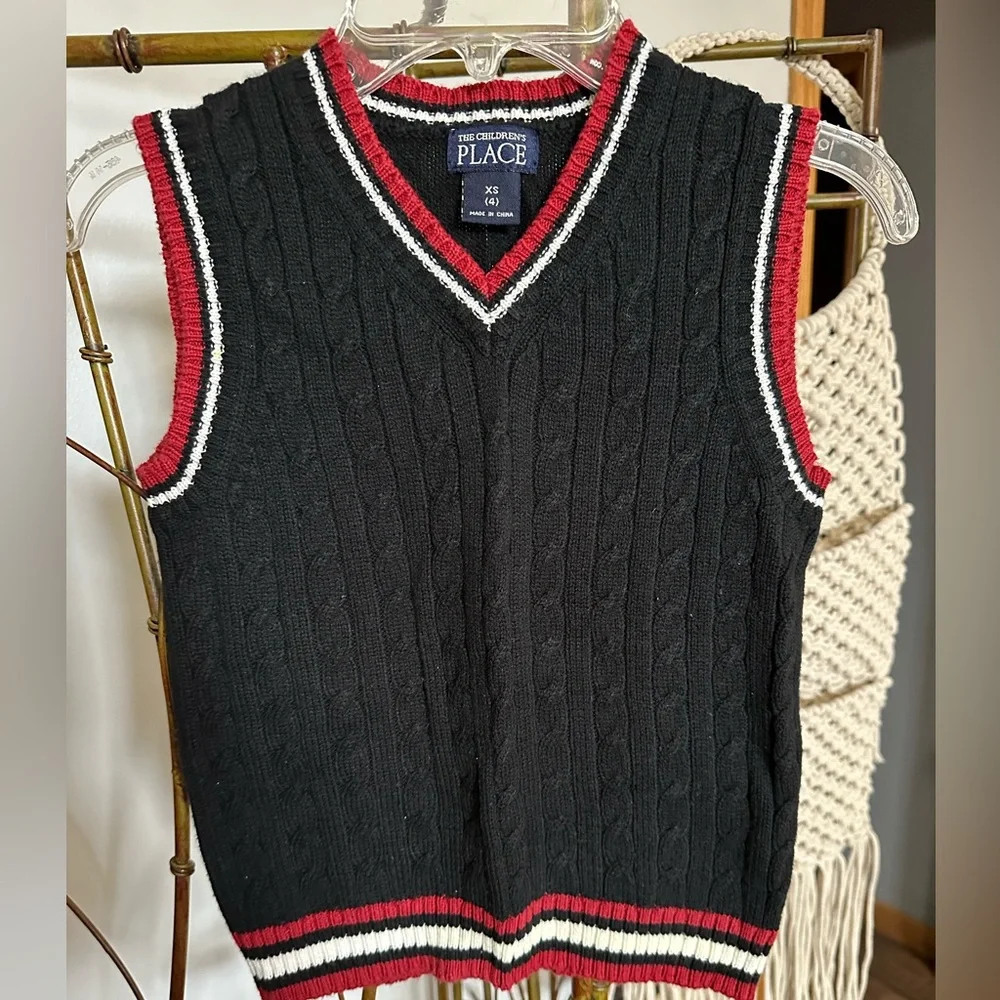 The Children's Place Black and Red boys Sweater Vest. Size XS/4.